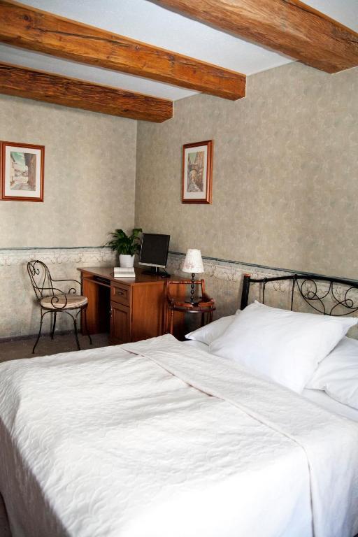 Hotel U Zlateho Lva 하블리치쿠프브로트 객실 사진
